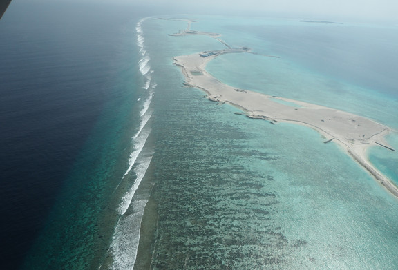 Rundflug über den Malediven