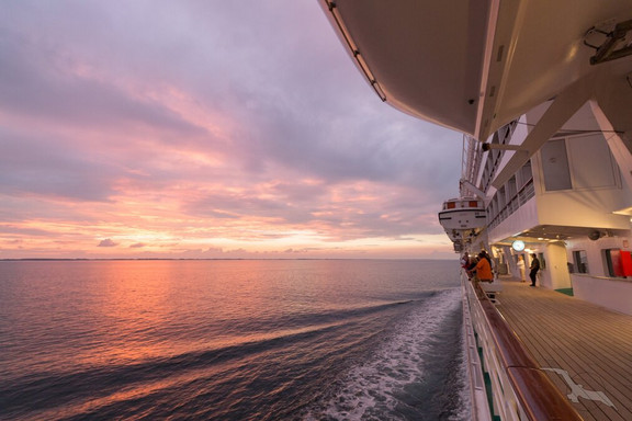 MS Artania auf See im inidschen Ozean