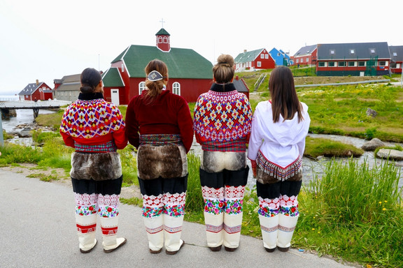 Grönland Mädchen in Tracht