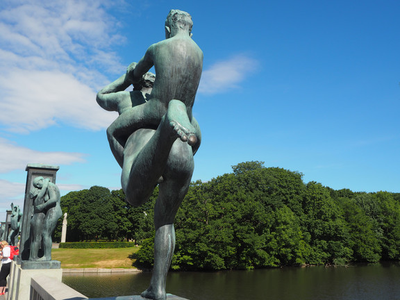 Figuren im Wiegelandpark in Oslo