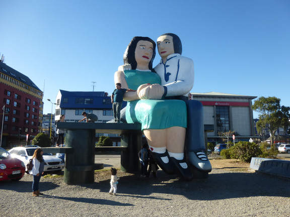 Übergroße Skulptur in Puerto Mont