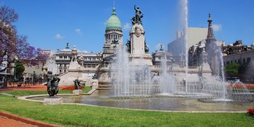 Inselfreuden, Brasilien und Argentinien Springbrunnen vor dem argentinischen Königspalast